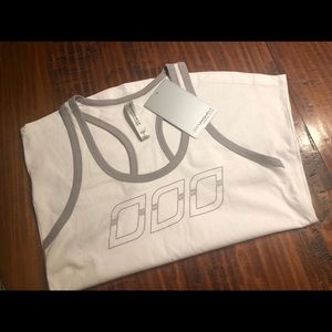 Lorna Jane ICON tank 💙